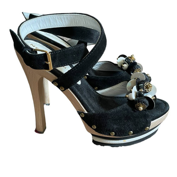 NWOT Nelly Venturi Womens Suede Heel Sandals Buckle Strap Size 6.5US Black - Picture 4 of 6